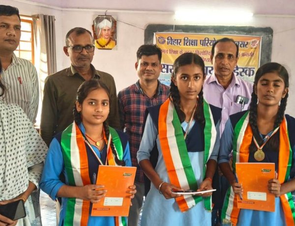 पांच संकुलों से उभरी छात्र प्रतिभाएं, अब प्रखंड स्तर पर होगा मुकाबला
