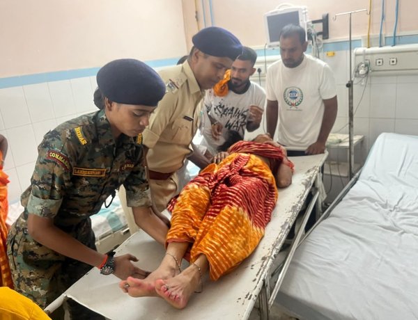 पुलिस वाहन की टक्कर के बाद पांच घंटे तक अस्पताल में तड़पती रही वृद्धा