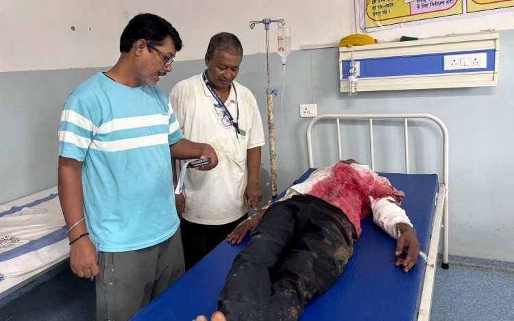 जानवर को बचाने में बिगड़ा बाइक सवार का संतुलन, 100 मीटर तक घिसटने से घायल