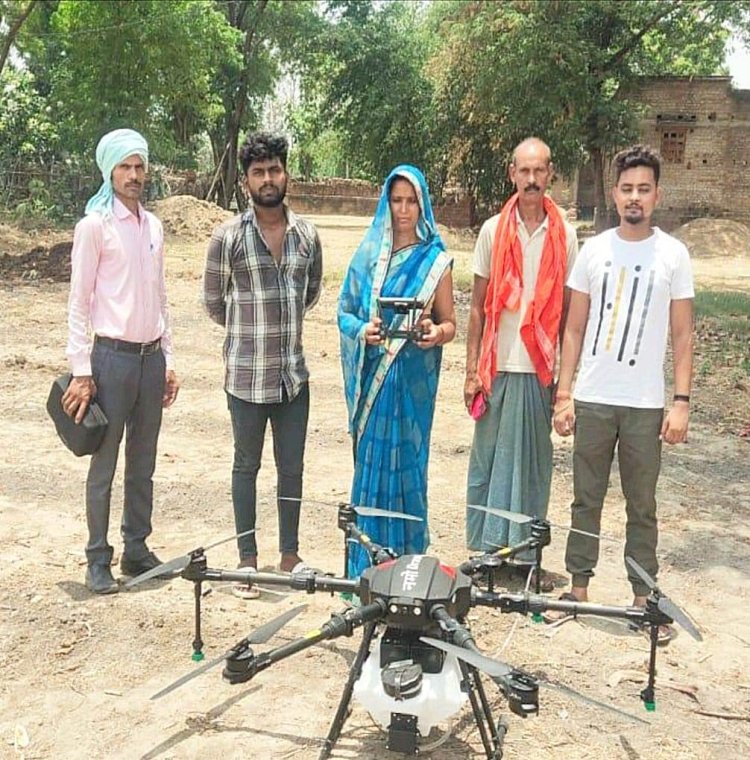 खेत की मेड़ से आसमान तक चंपा देवी की उड़ान, बनीं जिले की पहली ‘ड्रोन दीदी’
