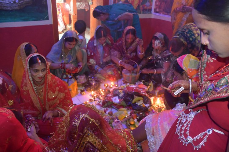 हरितालिका तीज पर निर्जला व्रत, शिव-पार्वती की पूजा कर मांगा अखंड सुहाग: