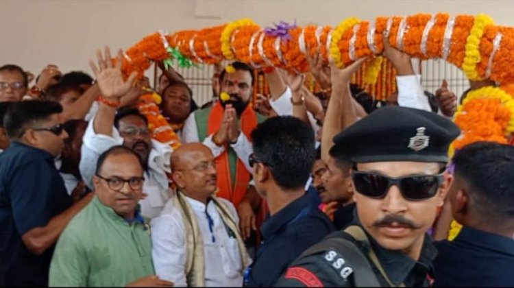 बक्सर भाजपा कार्यालय पहुंचे सीएम सम्राट, कार्यकर्ताओं से मिले और रोपा रुद्राक्ष