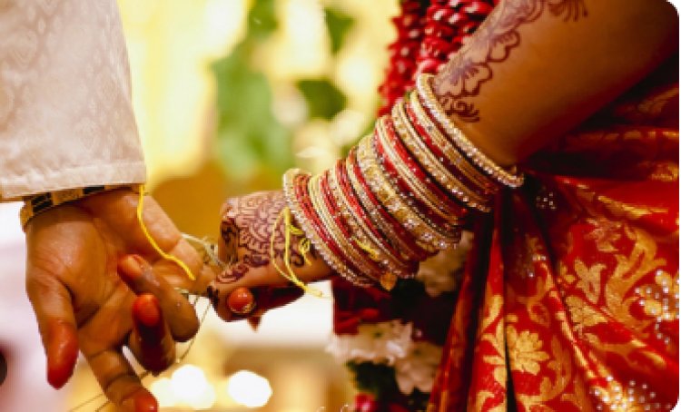 दहेज की मांग ने तोड़ा वैवाहिक रिश्ता, तीन लाख और बुलेट के लिए विवाहिता को घर से निकाला