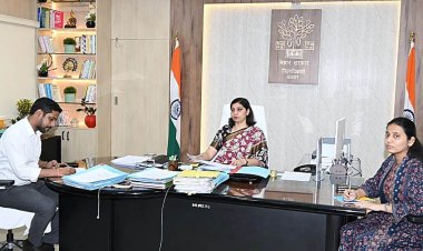 लोक शिकायत की द्वितीय अपील पर डीएम साहिला की सुनवाई, 17 मामलों में 4 का मौके पर निपटारा