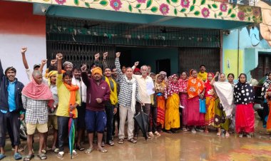 3 नवंबर से बिहार में थमेगी शहरों की सफाई, डुमरांव में सफाईकर्मियों ने नगर परिषद को घेरा