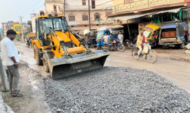 नौ महीने में बदलेगी डुमरांव की बदहाल सड़क की तस्वीर, निर्माण की रेस में तीन एजेंसियां