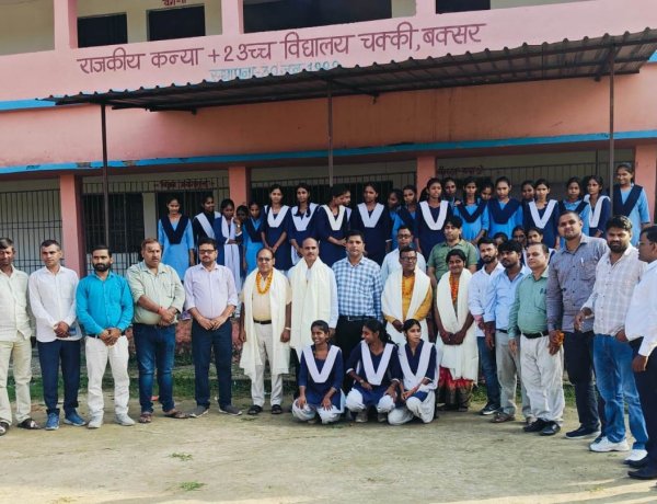 विद्यालय से विदाई, यादों में रहेंगे शिक्षक: सम्मान समारोह में भावुक हुआ माहौल