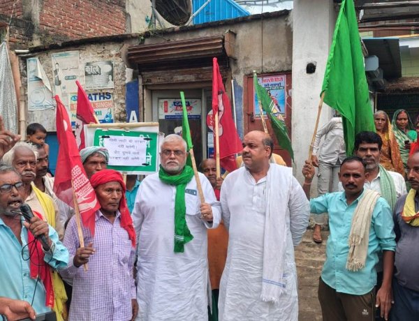 एस आई आर के खिलाफ महागठबंधन का आक्रोश मार्च, मतदाता सूची में पारदर्शिता की मांग