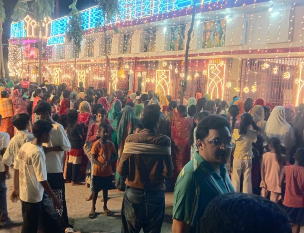 नवरात्र के छठे दिन हुई मां कात्यायनी की पूजा-अर्चना, आज खुलेगा पट: