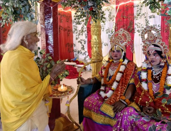 रामराज्य की झलक, फूलों की होली और सम्मान के साथ विदा हुआ बक्सर का विजयादशमी महोत्सव