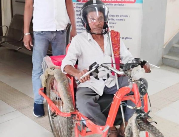 संबल योजना से जवाहर गोंड को मिली आत्मनिर्भरता की राह, अब मोटरराइज्ड ट्राईसाइकिल से आसान होगा सफर
