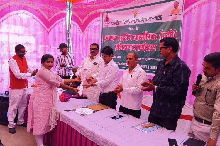 वैज्ञानिक खेती से बढ़ेगी उपज, चौगाईं में किसानों को बताए गए कम लागत के गुर
