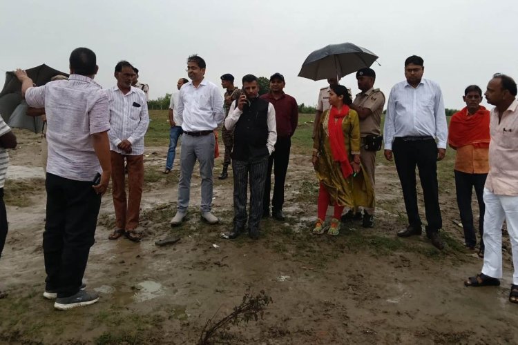 गंगा का जलस्तर घटा तो छठ घाटों पर बढ़ी चुनौती, कीचड़ और दलदल से निपटने की तैयारी