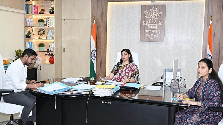 लोक शिकायत की द्वितीय अपील पर डीएम साहिला की सुनवाई, 17 मामलों में 4 का मौके पर निपटारा