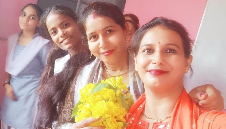 विदाई में छलकीं आंखें, नए शिक्षकों के स्वागत से खिला विद्यालय का माहौल