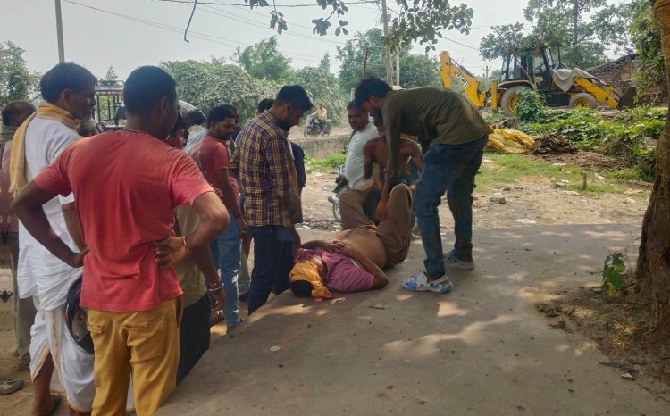 महादेवा घाट के पास आमने सामने भिड़ी दो बाइक, दुर्घटना में 48 वर्षीय युवक गंभीर, वाराणसी रेफर; दूसरा बाइक सवार फरार