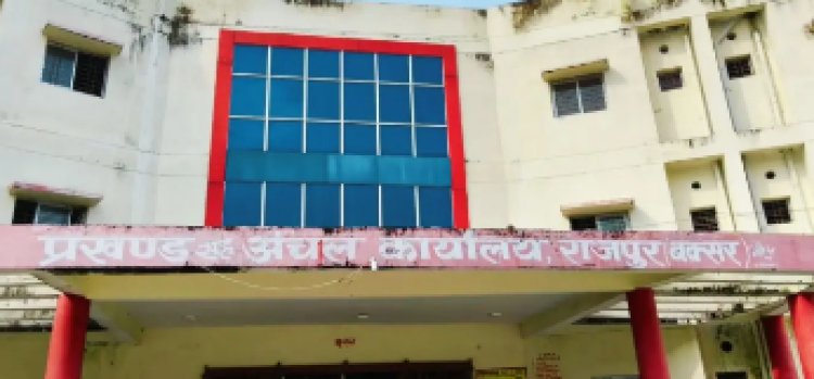 प्रखंड मुख्यालय भी सुरक्षित नहीं! दिनदहाड़े बाइक ले उड़े चोर