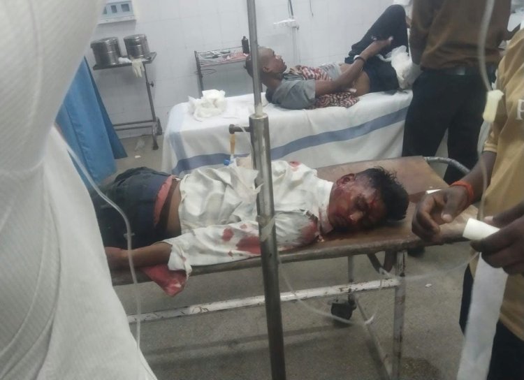बक्सर में हादसों की तिहरी मार, एनएच-922 पर दो युवक जिंदगी और मौत के बीच