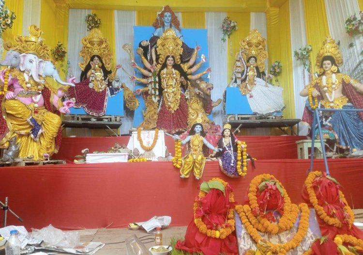 रोशनी में नहाया डुमरांव, मां के जयकारों से गूंज उठीं गलियां