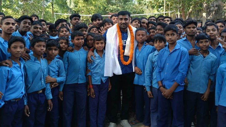 जिस स्कूल में गढ़े सपने, वहीं लौटकर अविनाश ने बच्चों को दिखाई कामयाबी की राह