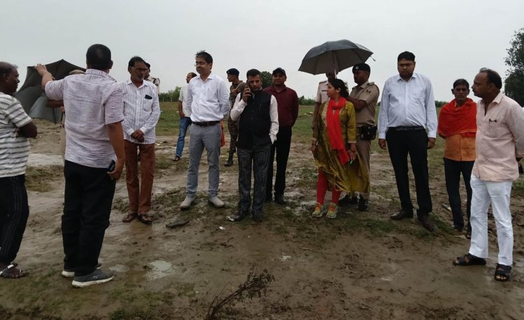 गंगा का जलस्तर घटा तो छठ घाटों पर बढ़ी चुनौती, कीचड़ और दलदल से निपटने की तैयारी